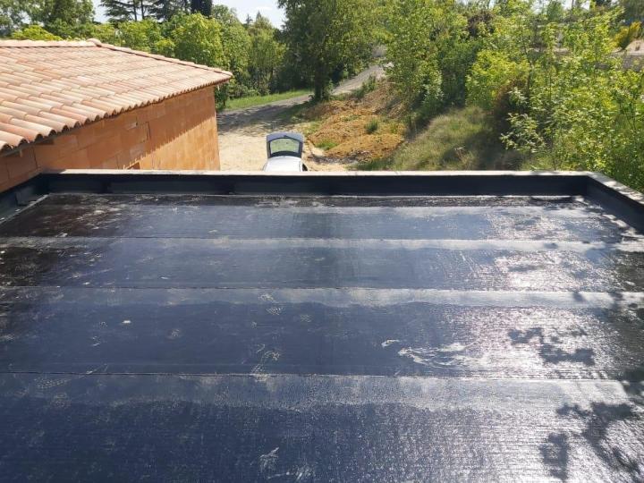 Travaux d'étanchéité toitures auto protégées à Alès