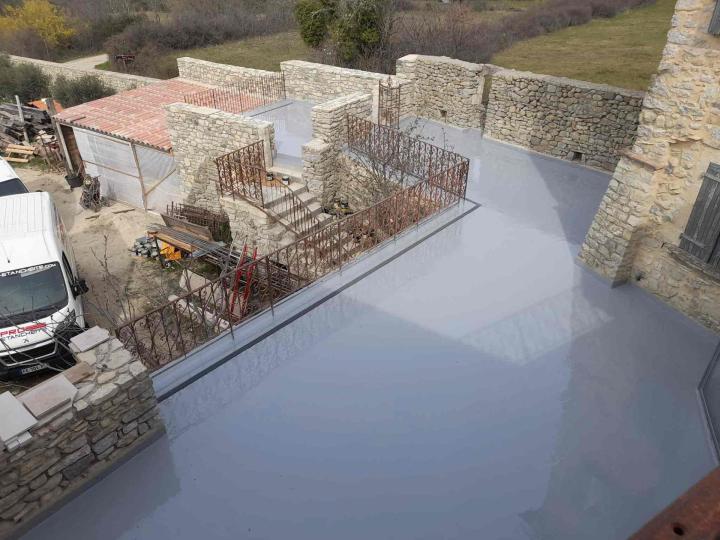 Travaux d'étanchéité toitures auto protégées à Alès
