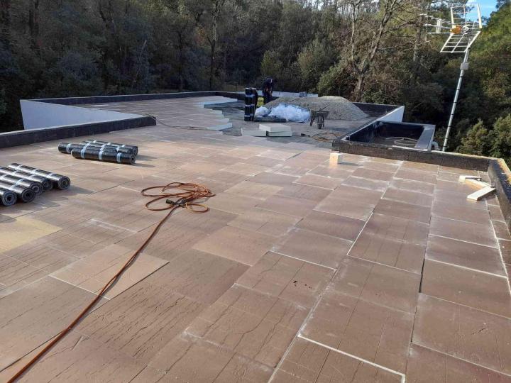 Etanchéité toitures auto protégées