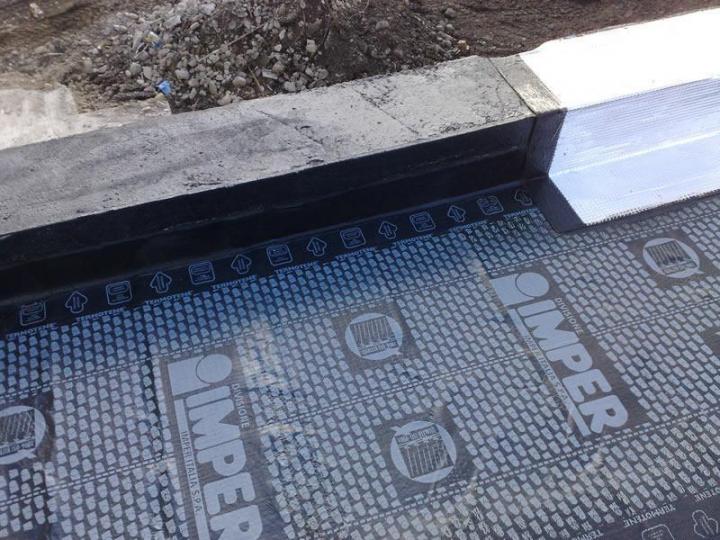 Travaux d'étanchéité toitures sous gravillons